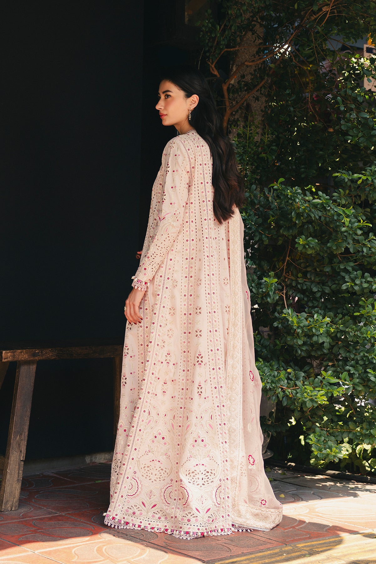 embroidered lawn suit Pakistan