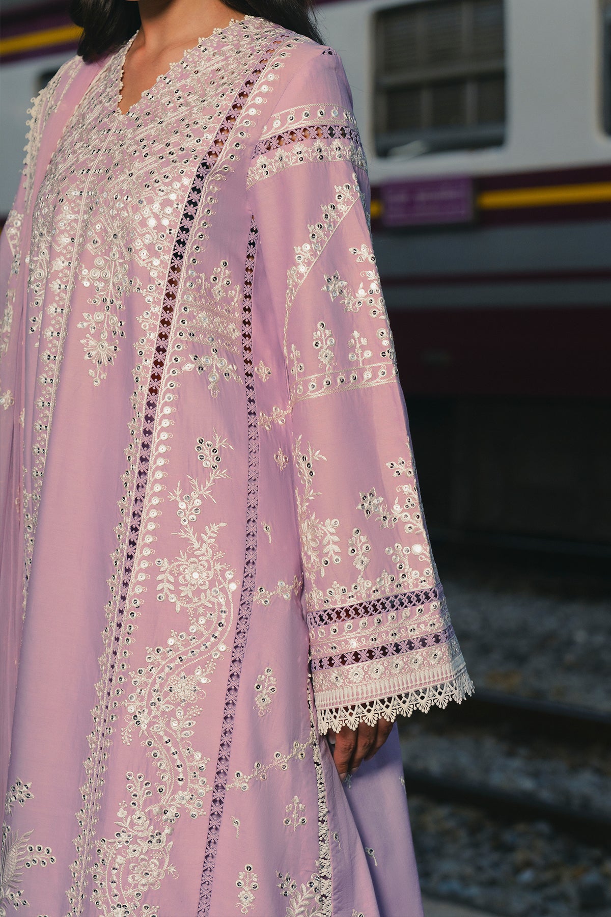 unstitched lawn Pakistan