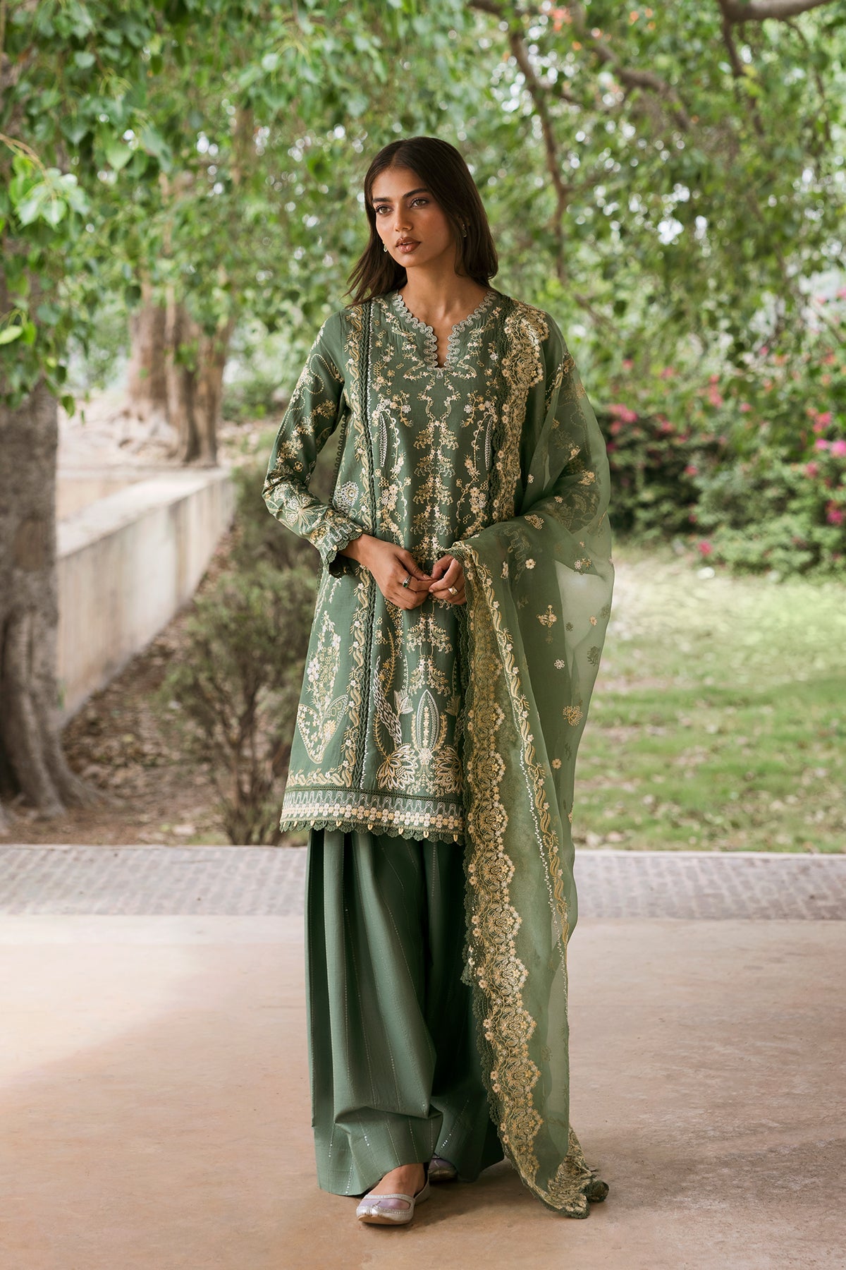 luxury lawn dresses Top Luxury Lawn 2025 with Organza Dupatta Styles