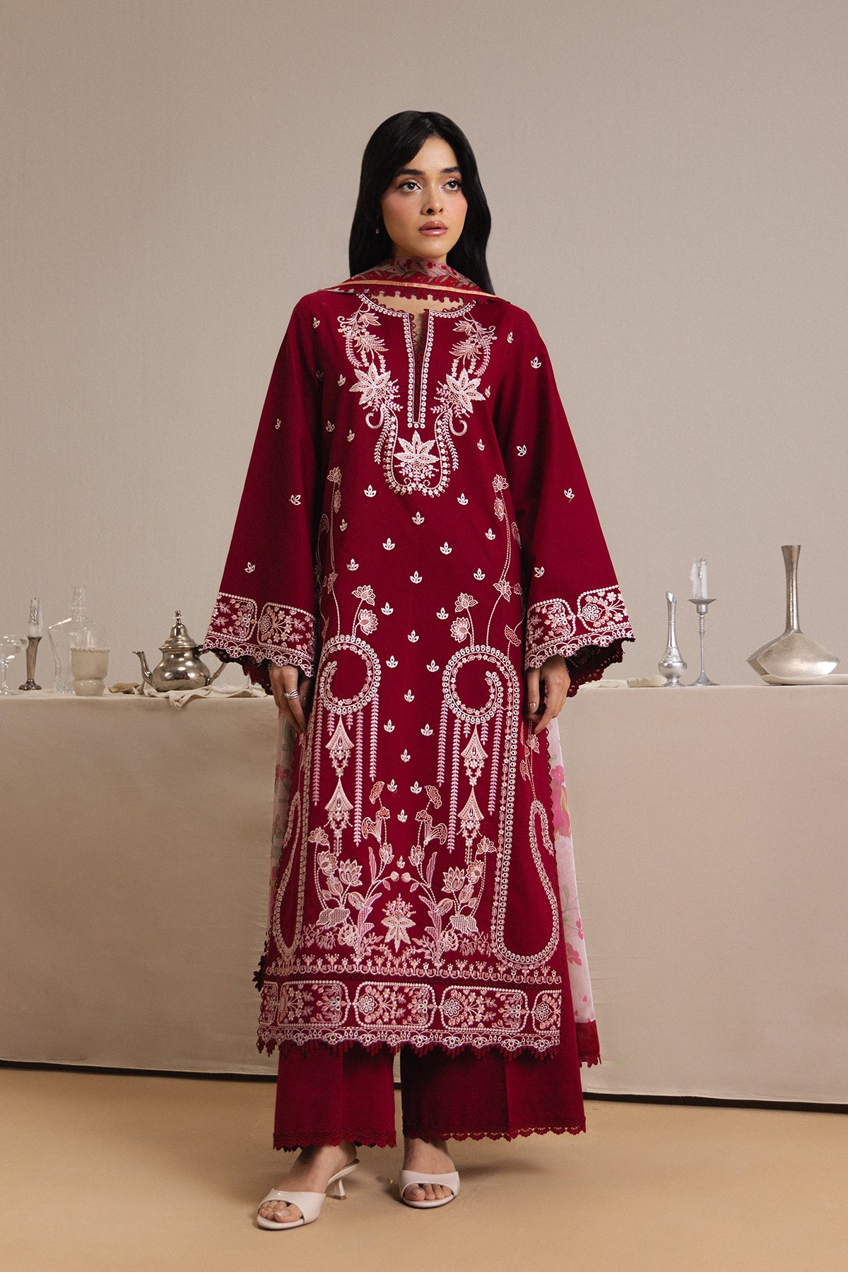 winter ready to wear pakistani dresses LUNE Malm Hack - Etsy Style:CE0027J Color:BLACK GOLD