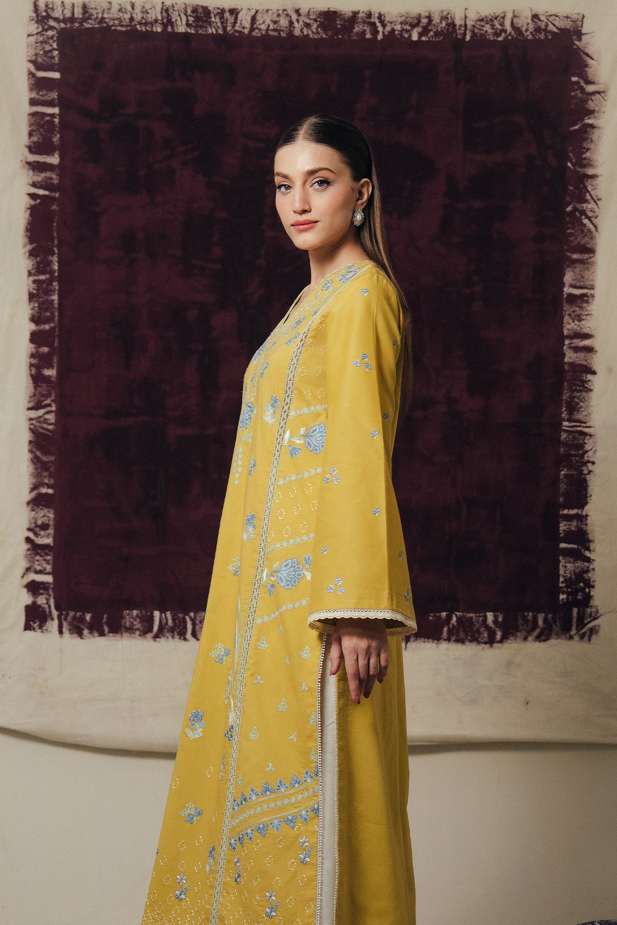 embroidered lawn suit Afrozeh