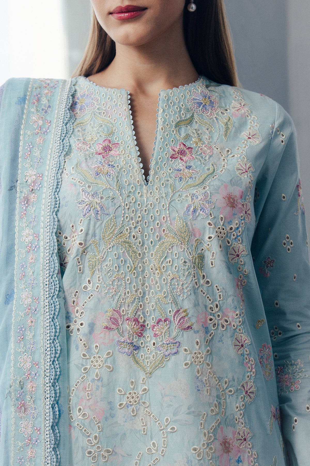 embroidered lawn suit Pakistan