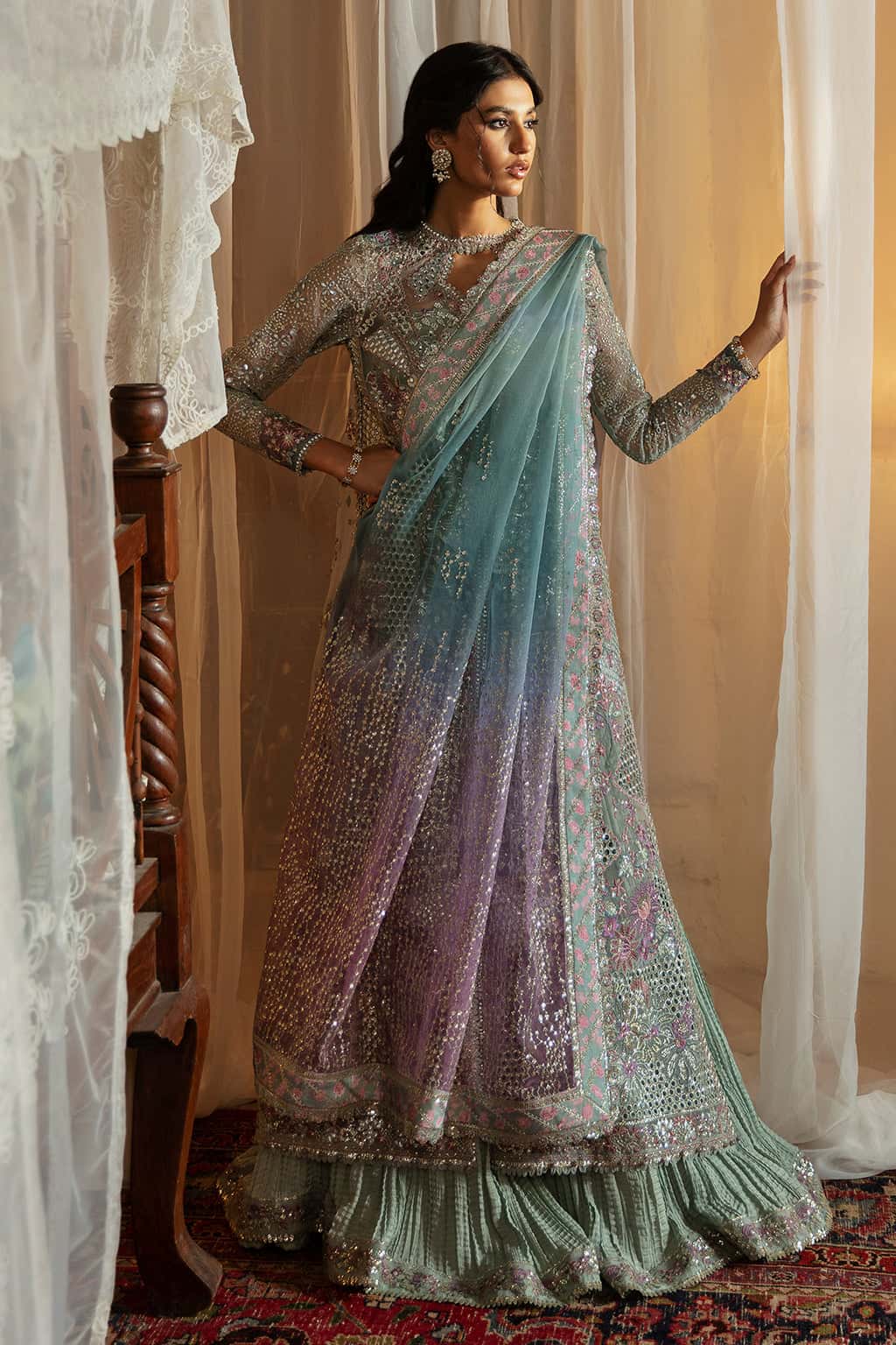 Pakistan ladies' dress