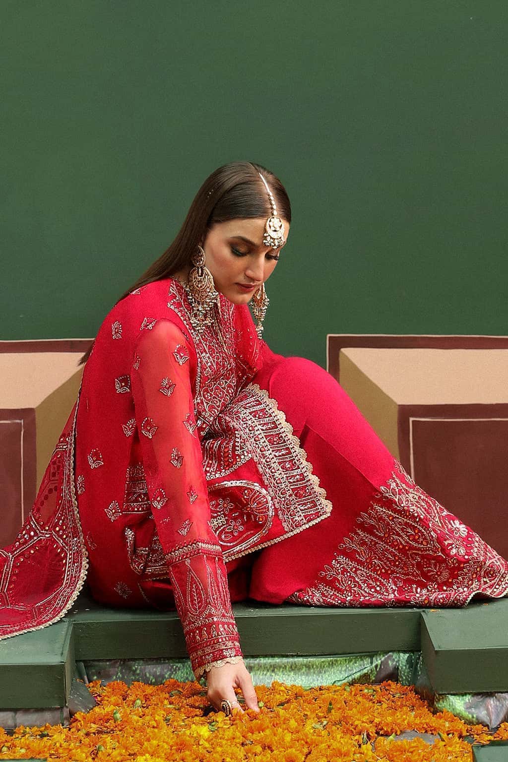 Pakistani party outfits