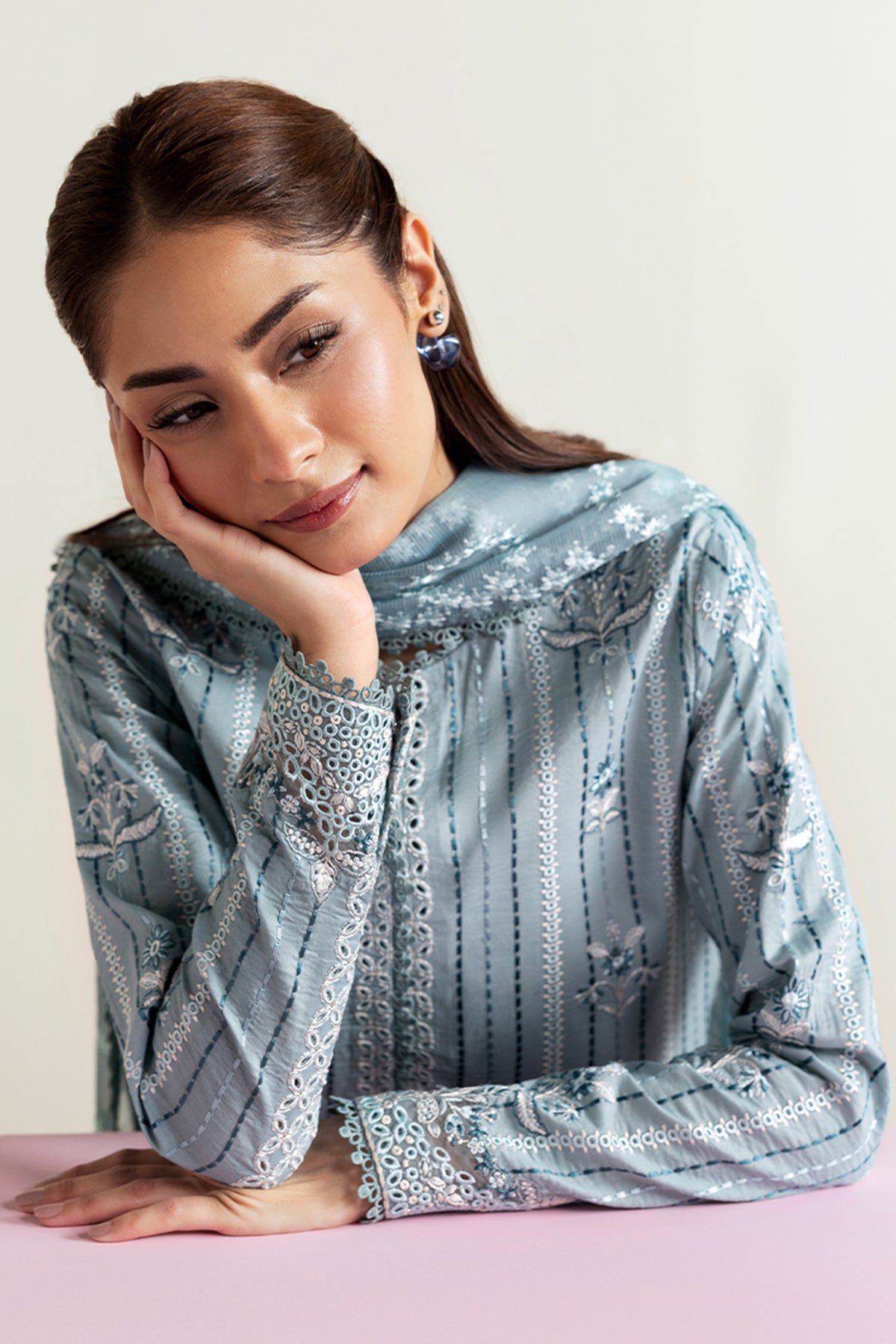 luxury lawn brands in Pakistan