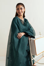 luxury lawn brands in Pakistan