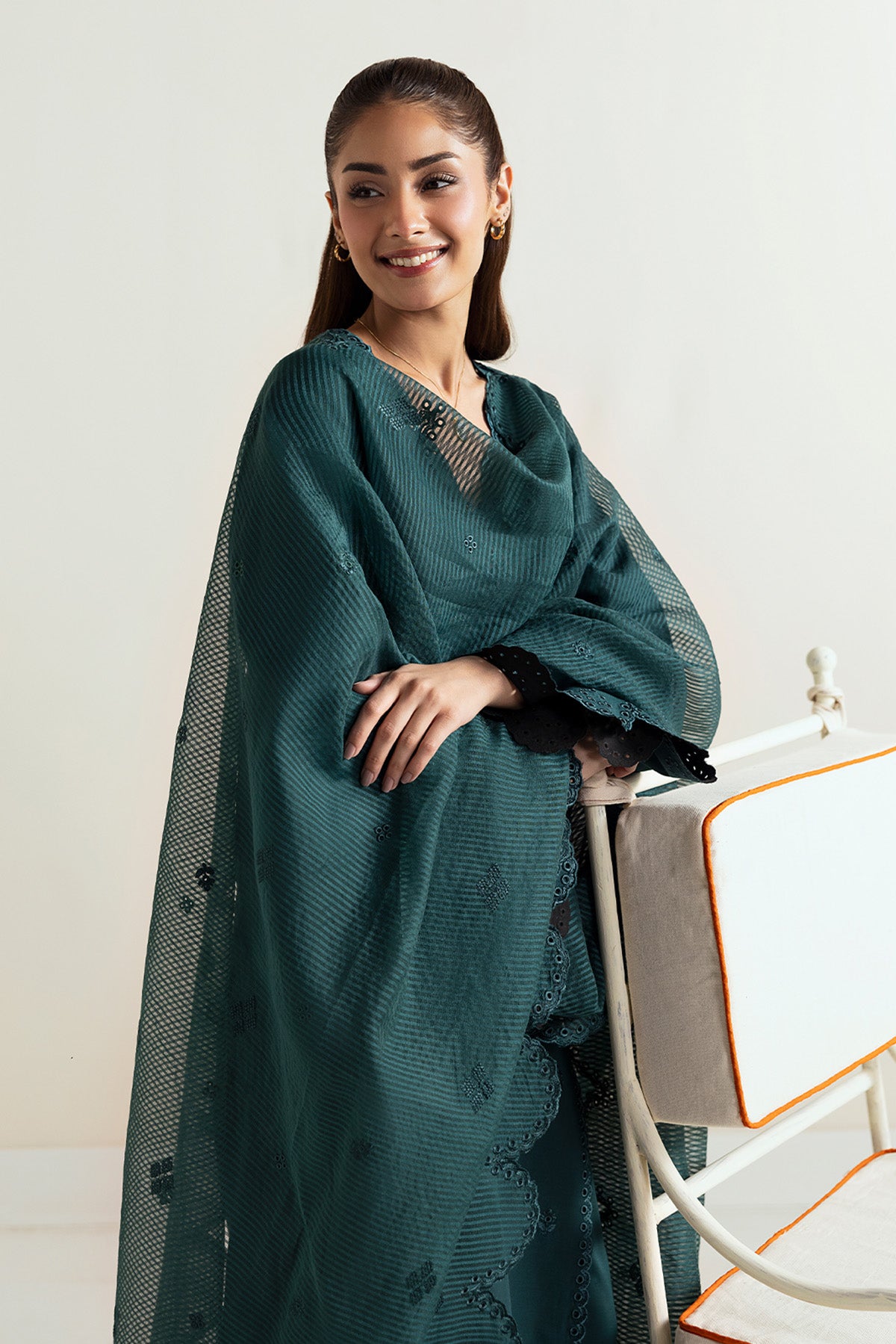 luxury lawn brands in Pakistan