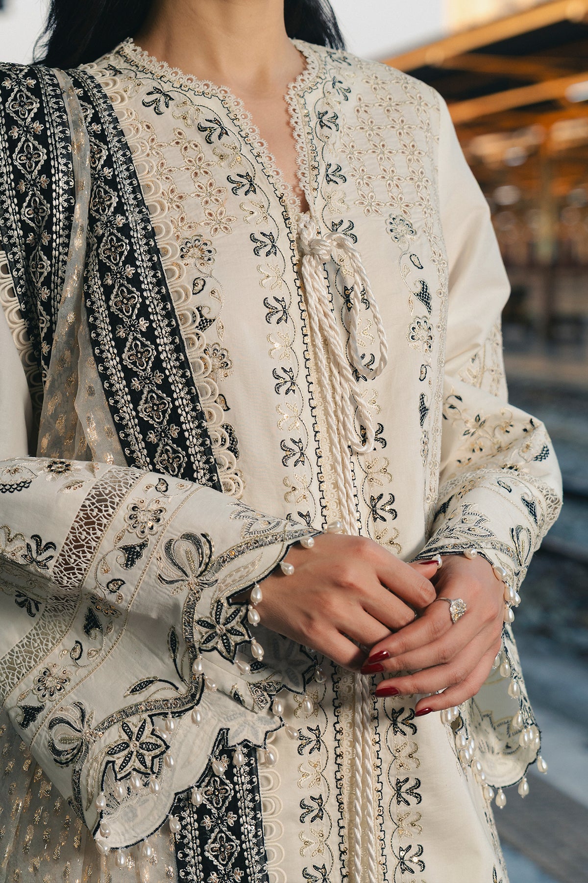 Afrozeh Khawaab lawn suit