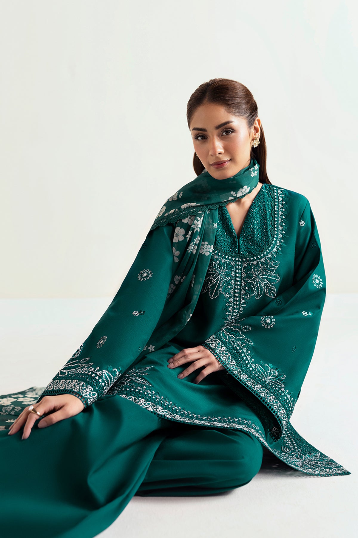 best lawn fabric in Pakistan