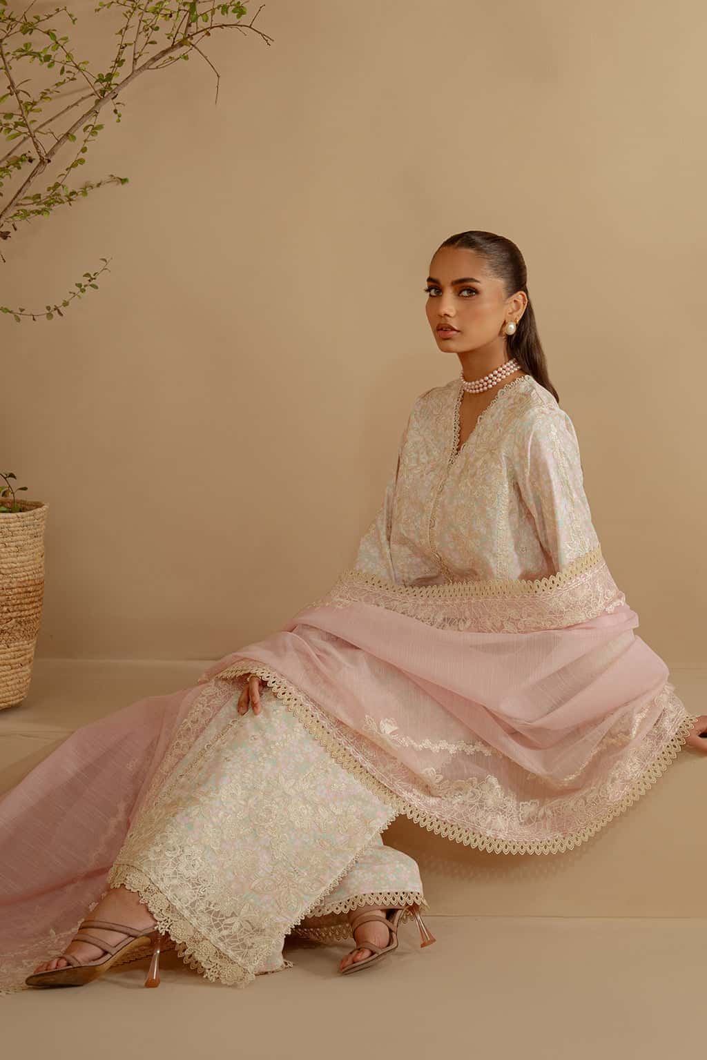 Pakistani outfit