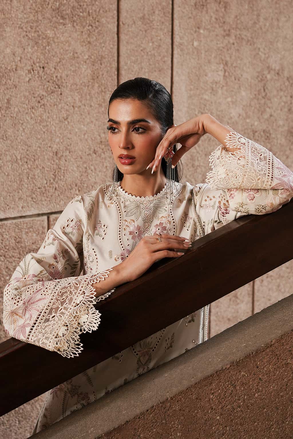 Afrozeh lawn