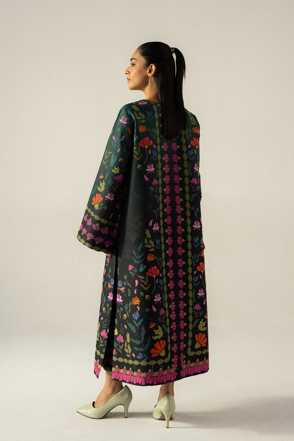 luxury lawn pk