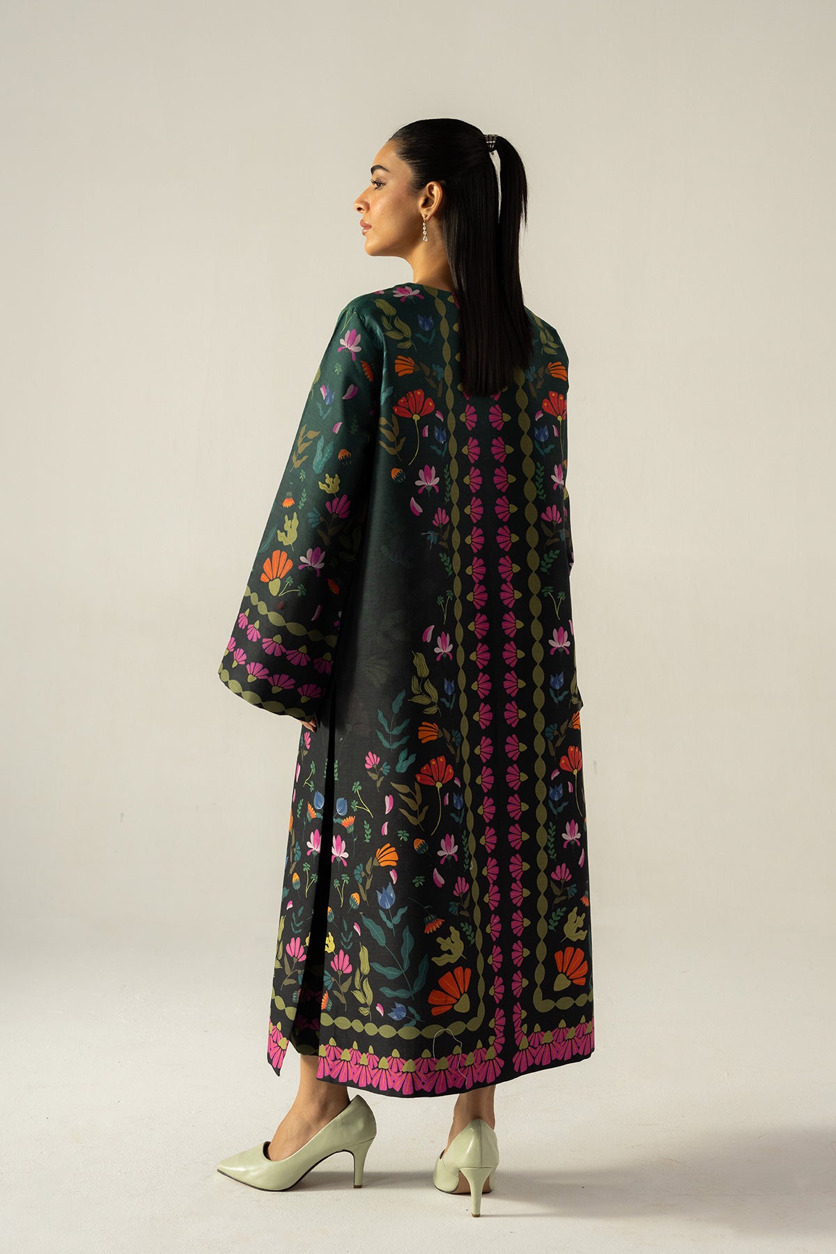 luxury lawn pk