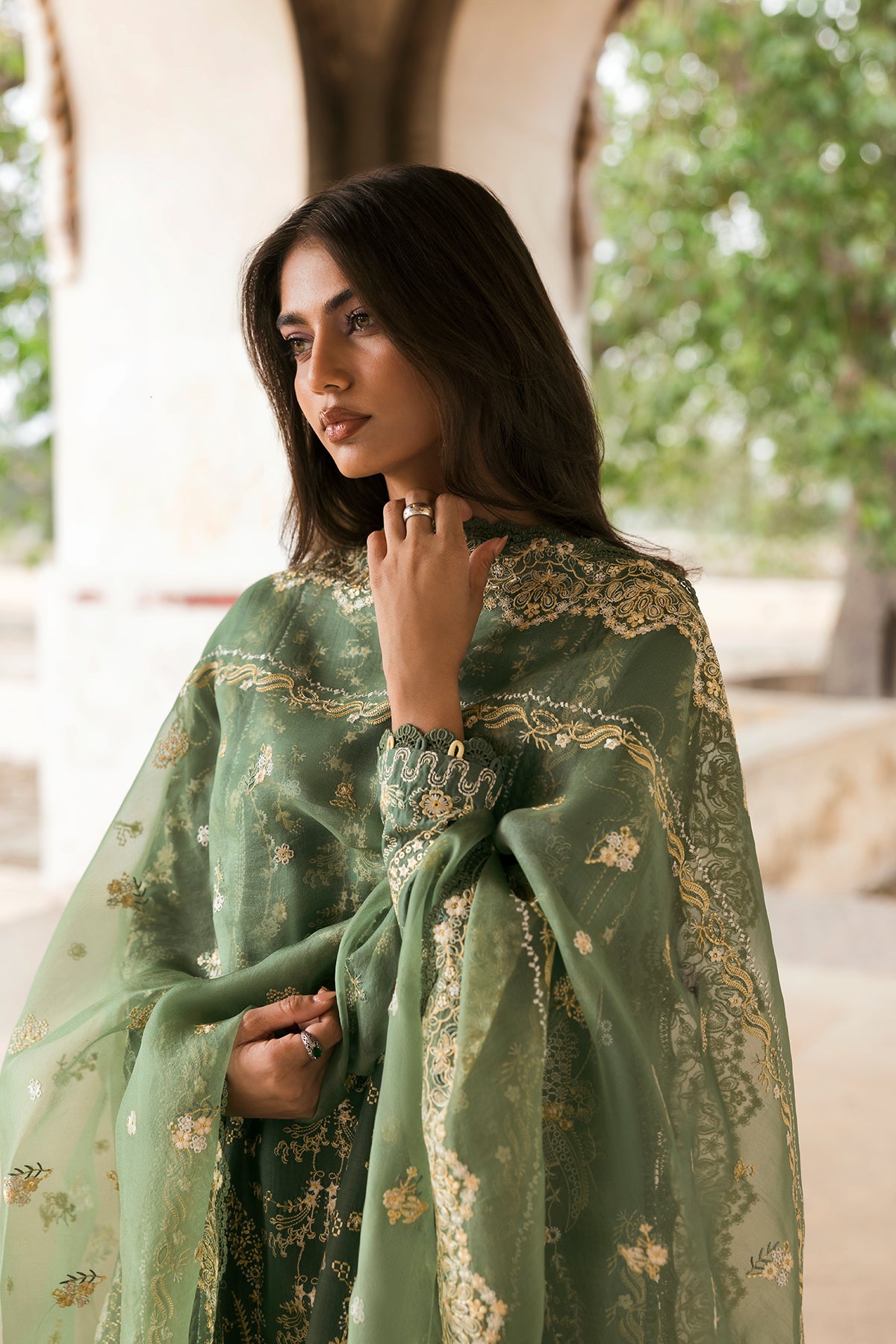 luxury lawn brands in pakistan