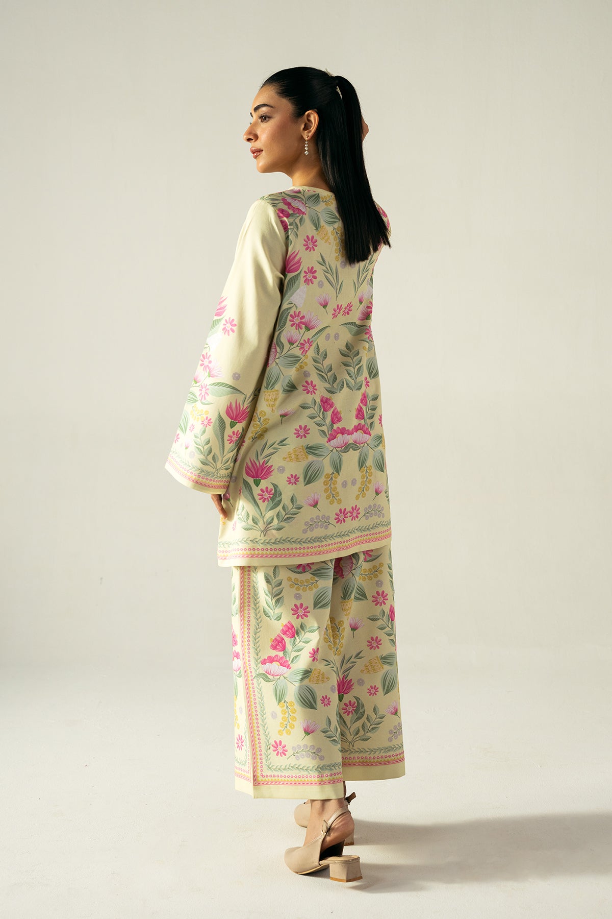 pakistani lawn suits